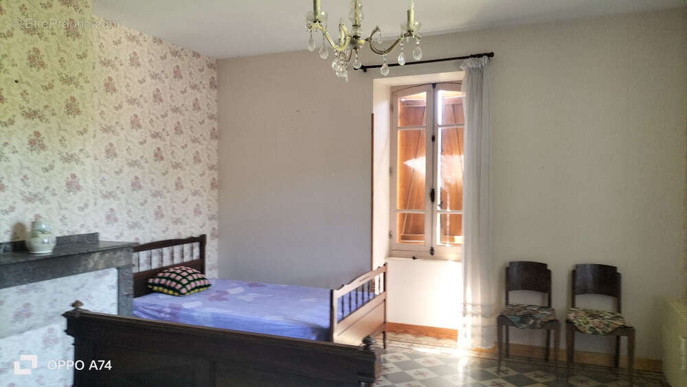 Maison à CAHUZAC-SUR-VERE