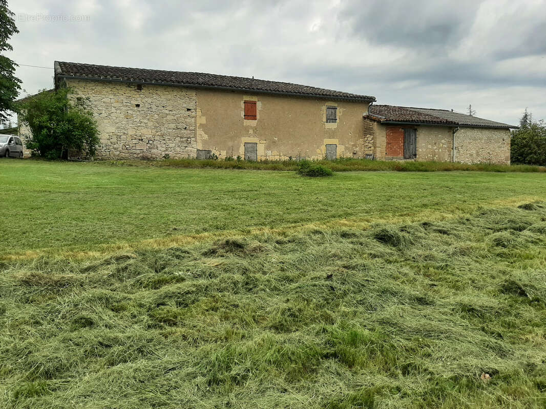 Maison à CAHUZAC-SUR-VERE