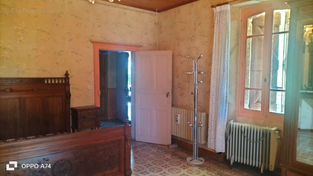 Maison à CAHUZAC-SUR-VERE