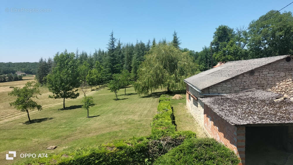 Maison à CAHUZAC-SUR-VERE