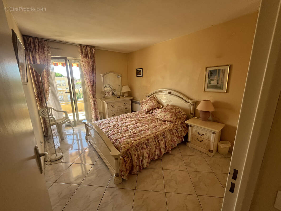 Appartement à VALLAURIS