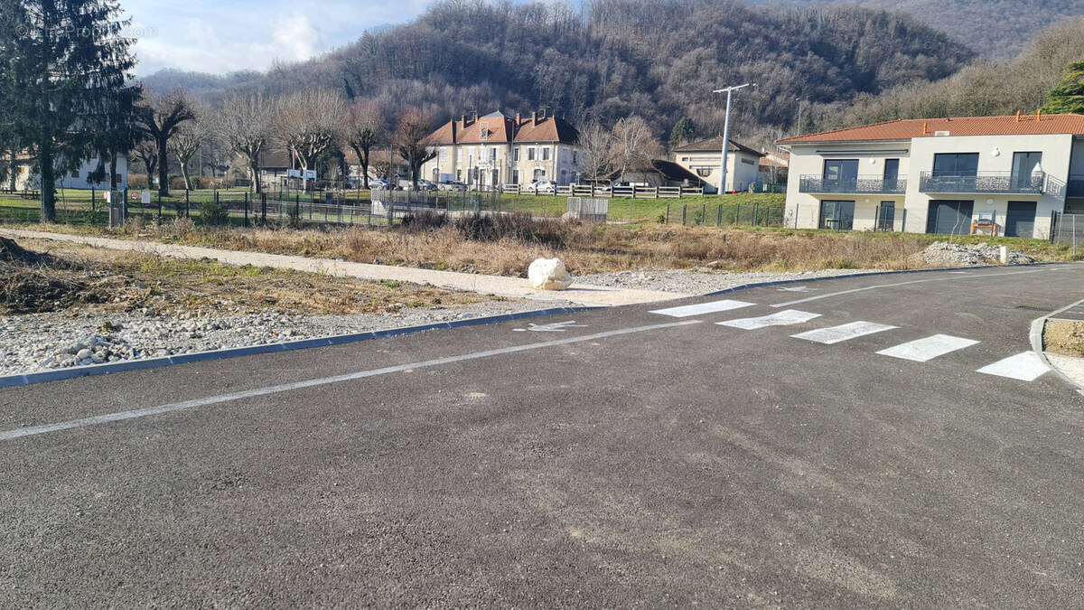 Terrain à LA BUISSIERE