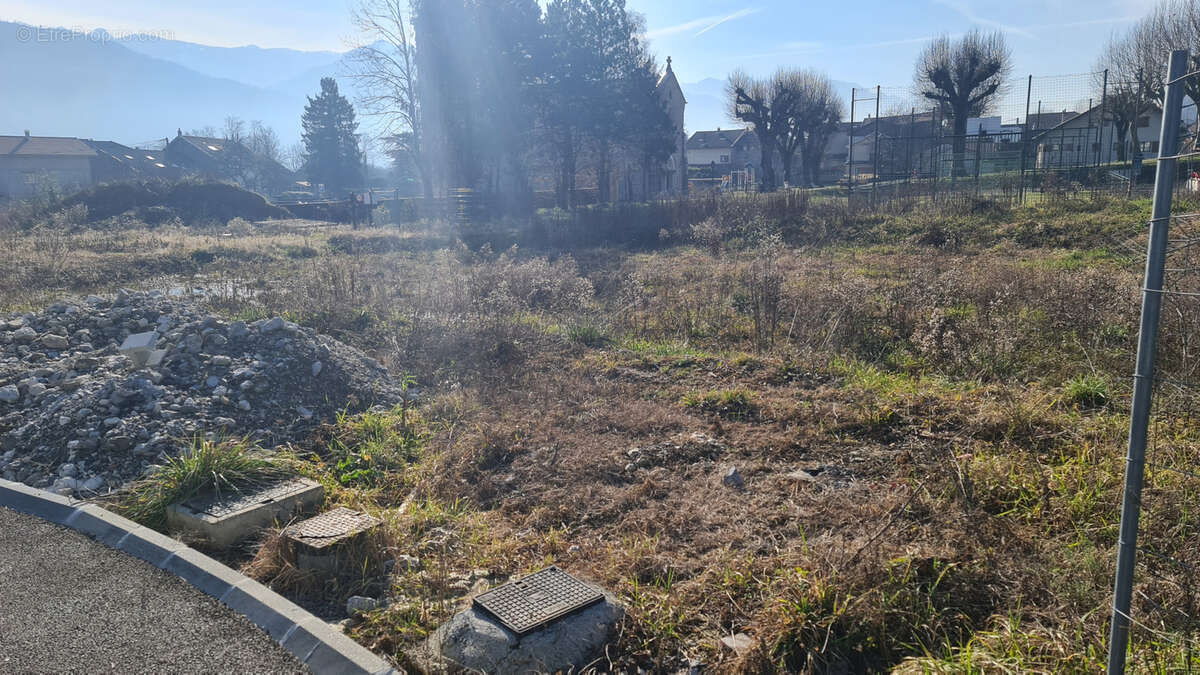 Terrain à LA BUISSIERE