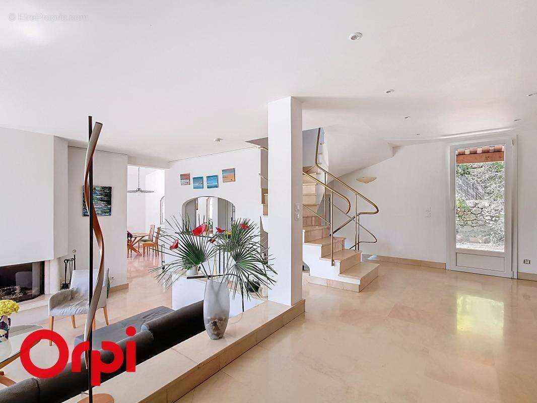 Maison à LA CADIERE-D&#039;AZUR