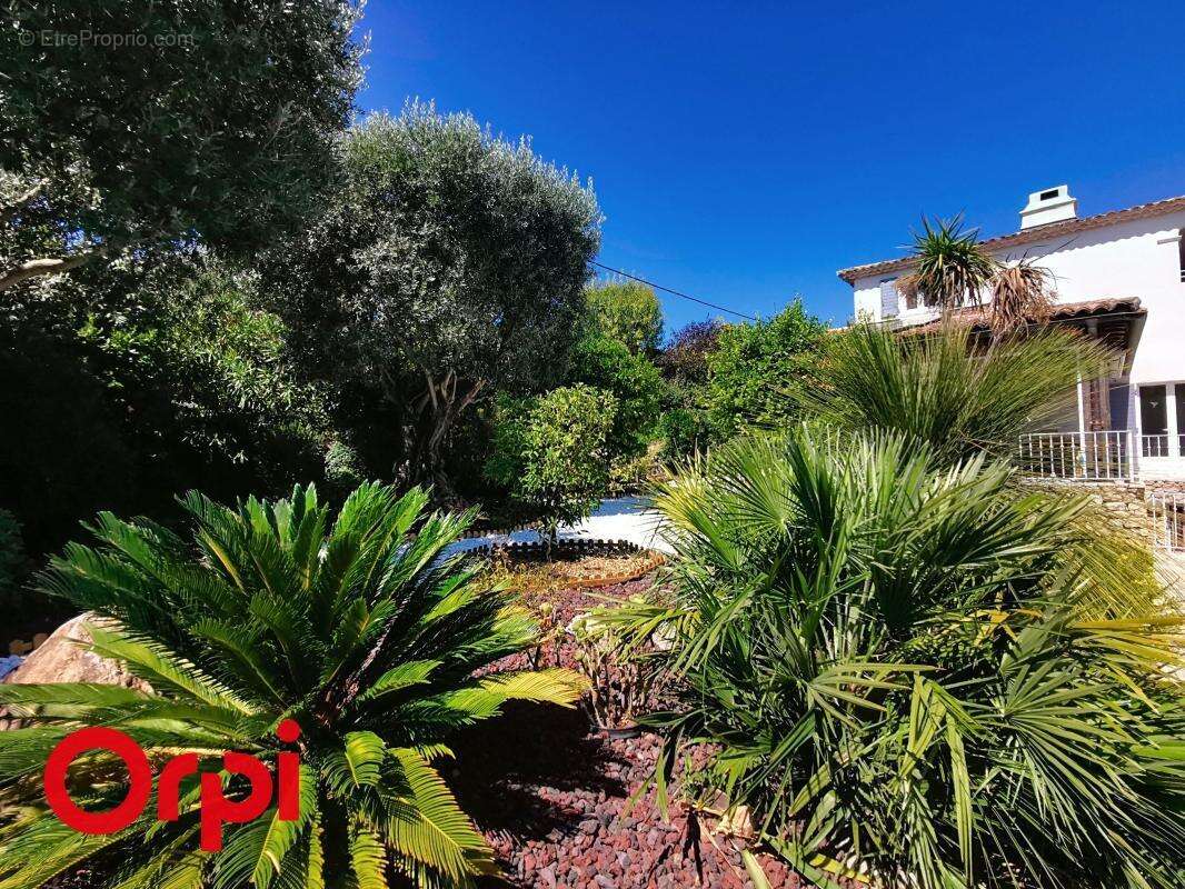 Maison à LA CADIERE-D&#039;AZUR