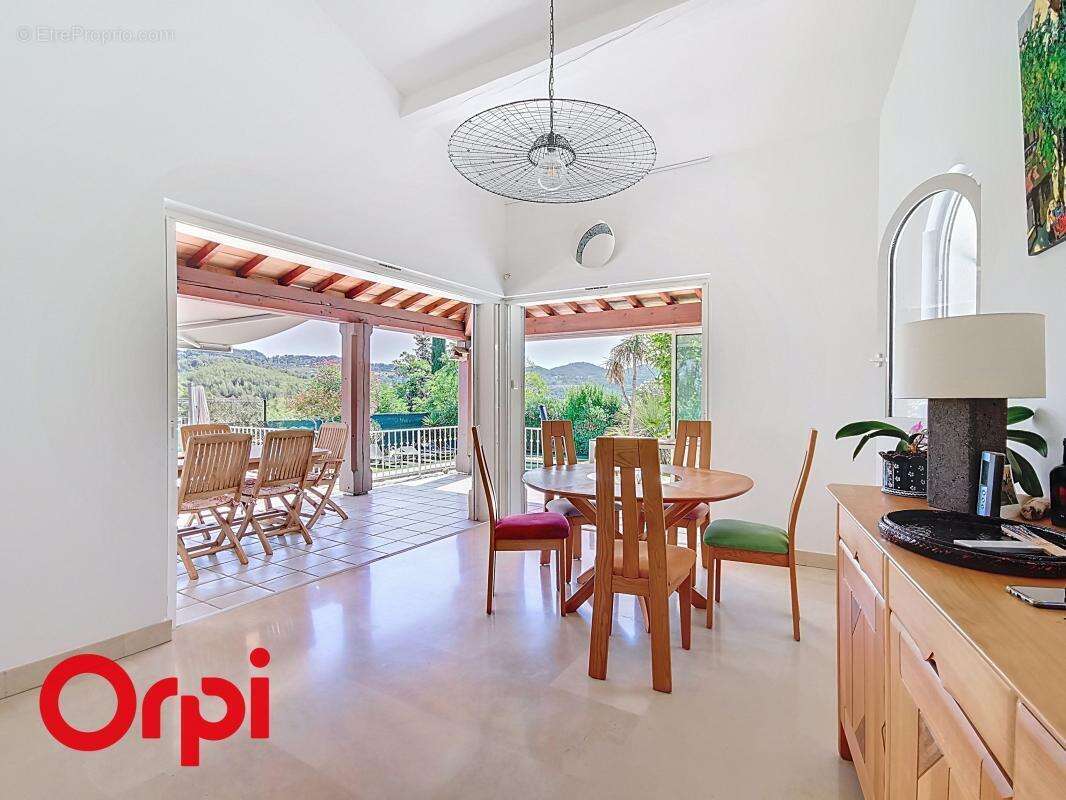 Maison à LA CADIERE-D&#039;AZUR