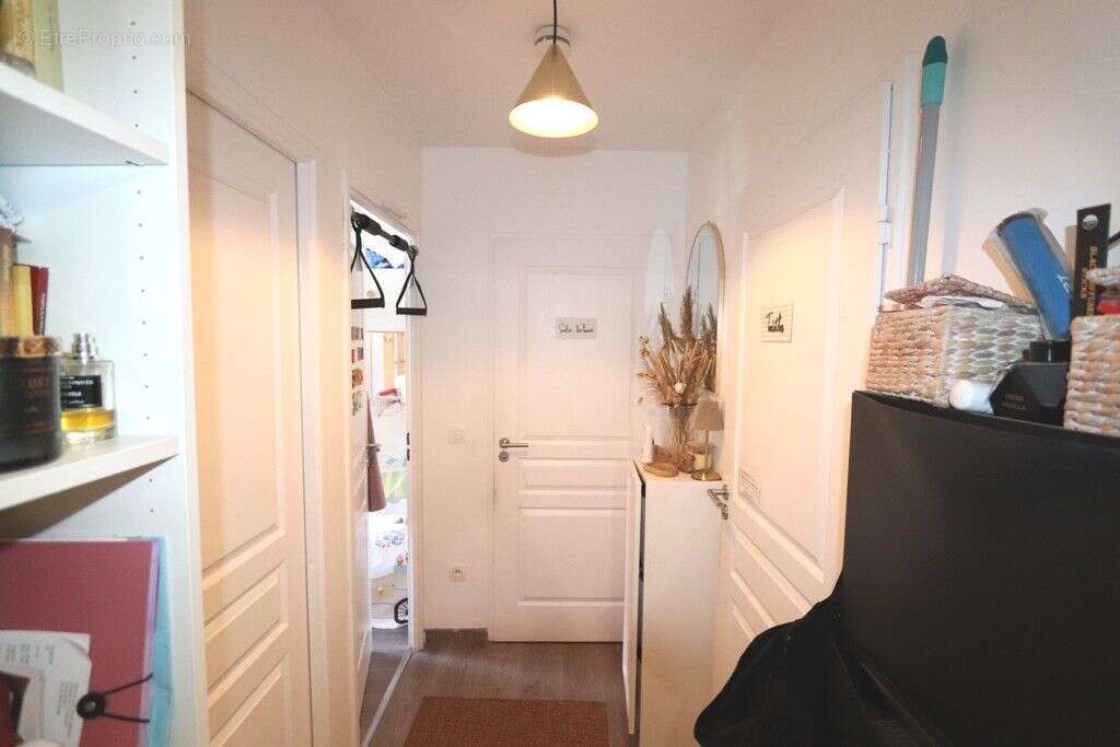 Appartement à LES PAVILLONS-SOUS-BOIS