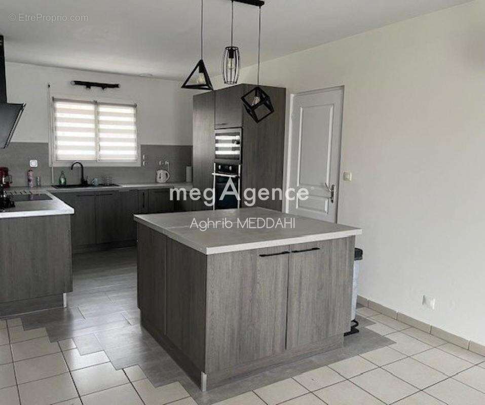 Maison à BOUTENAC-TOUVENT