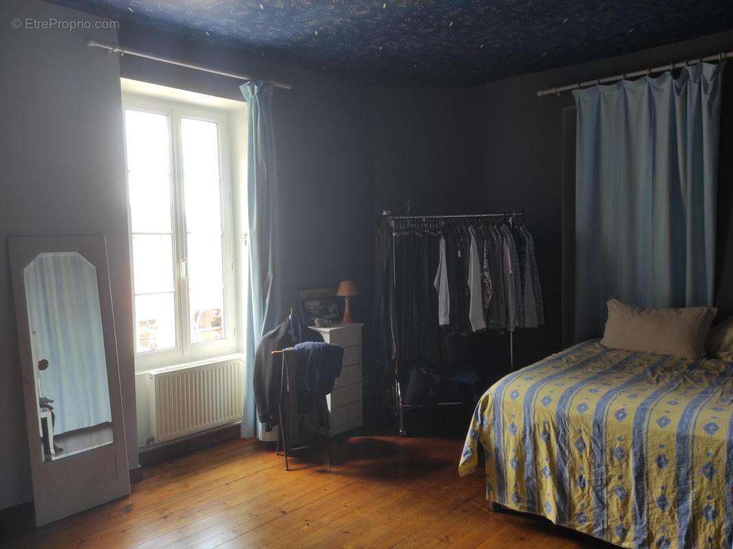 Maison à SAINT-JULIEN-DE-L&#039;ESCAP