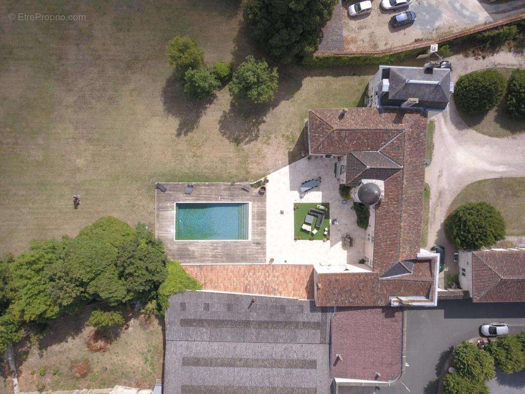 Maison à SAINT-JULIEN-DE-L&#039;ESCAP