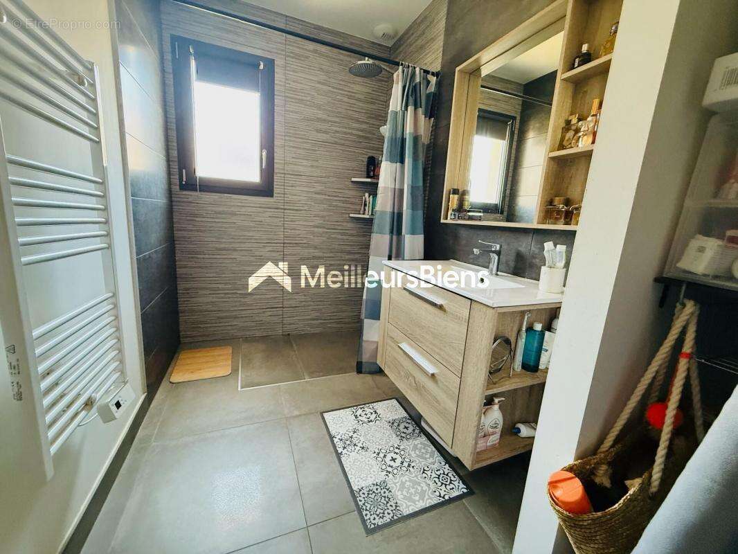 Maison à PEYRESTORTES