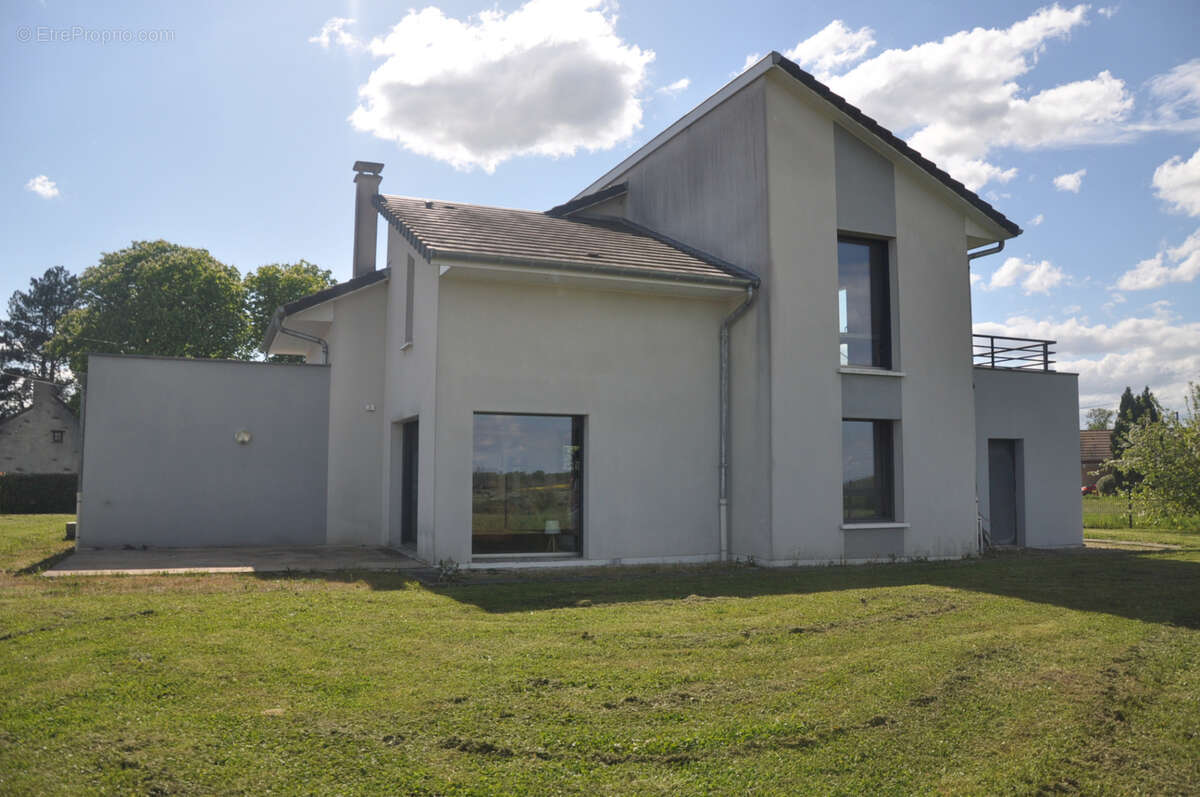 Maison à MEURSANGES