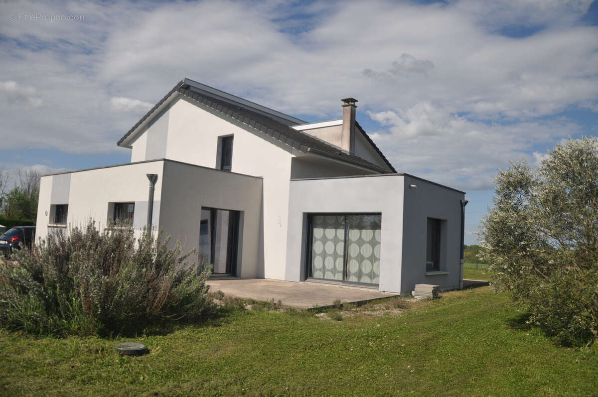 Maison à MEURSANGES