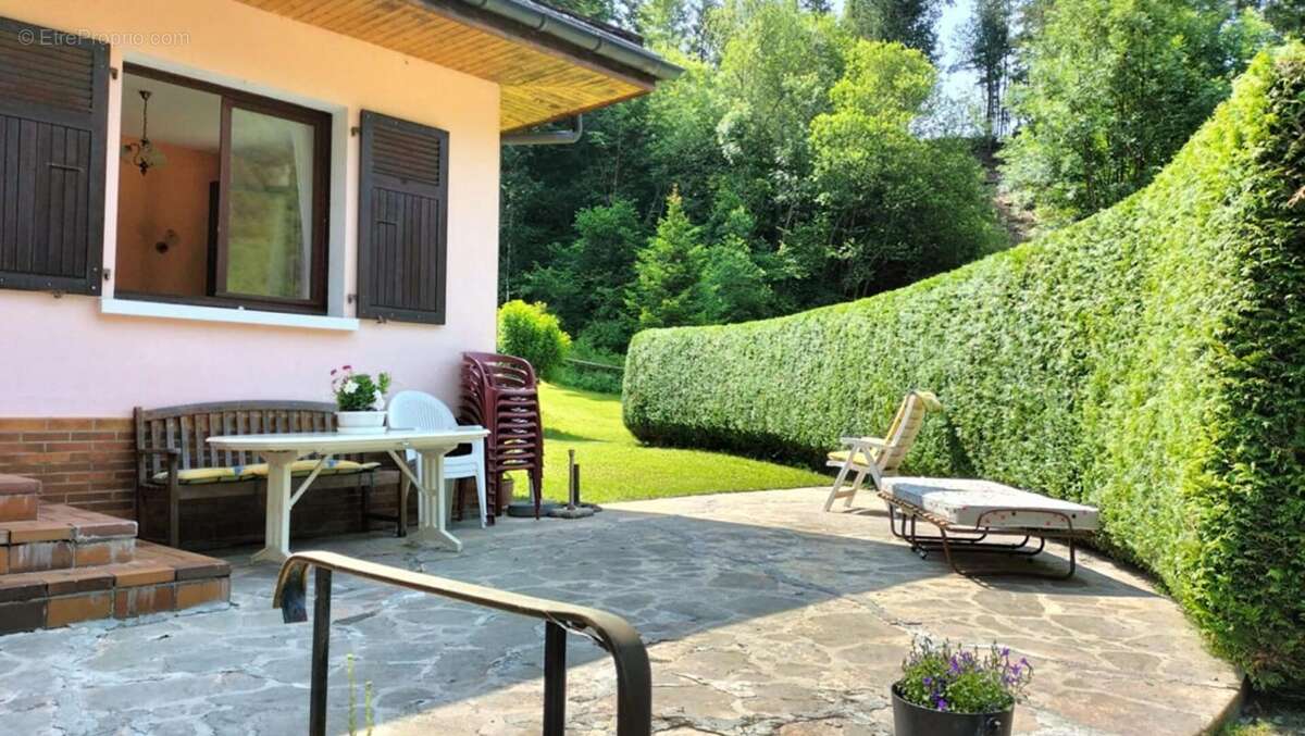 Maison à CHEZERY-FORENS