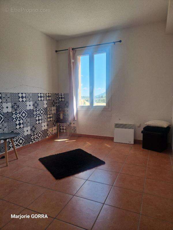 Appartement à PLAN-D&#039;AUPS-SAINTE-BAUME