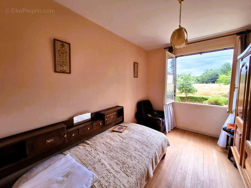 Maison à CASTELNAU-RIVIERE-BASSE