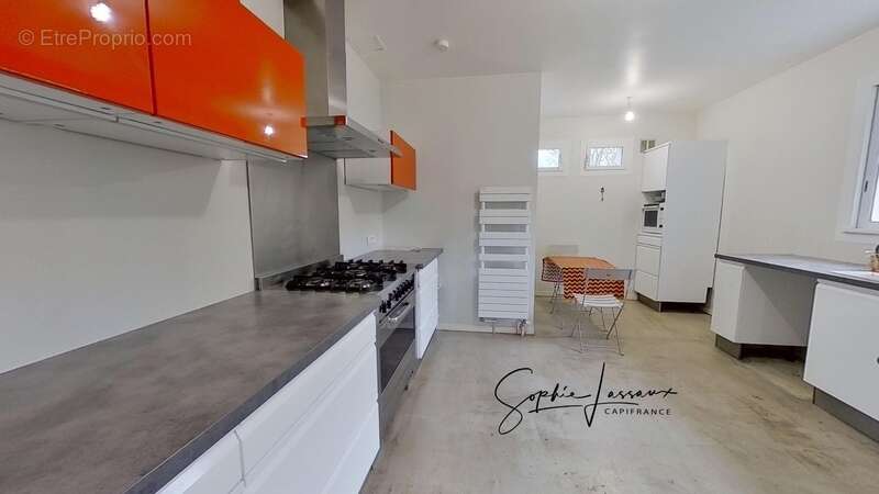 Maison à LA CELLE-SAINT-CLOUD