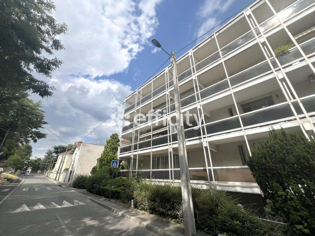 Appartement à SAINT-ETIENNE