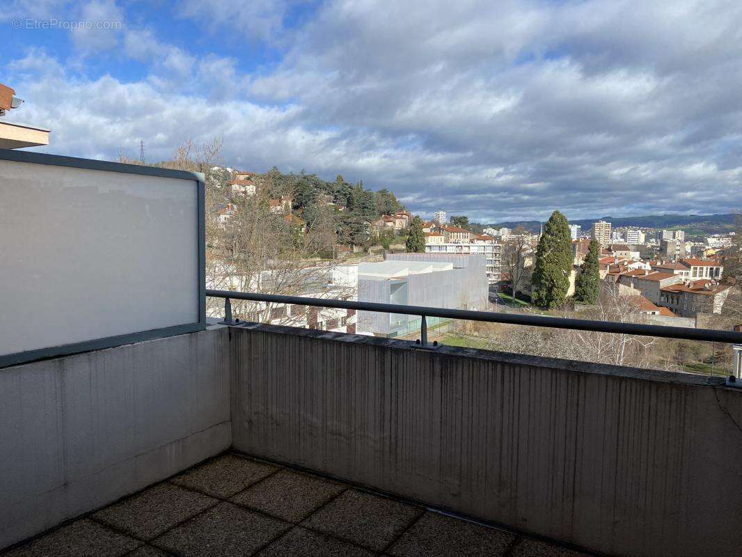 Appartement à SAINT-ETIENNE