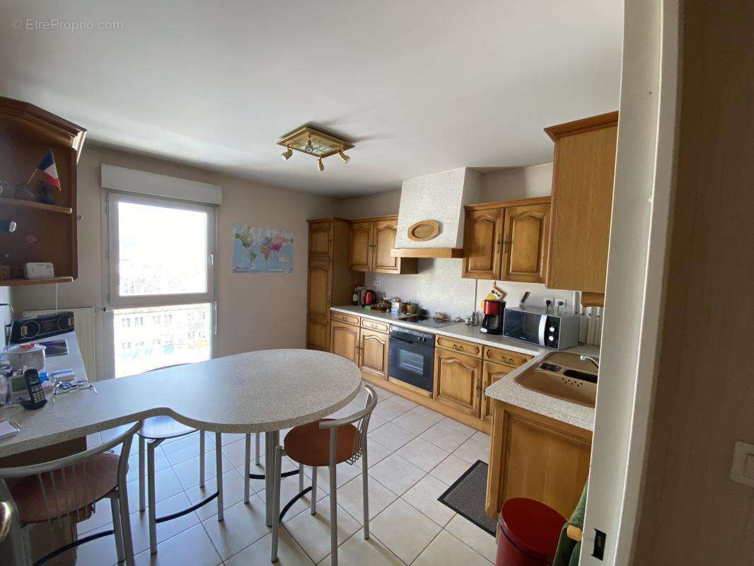 Appartement à SAINT-ETIENNE