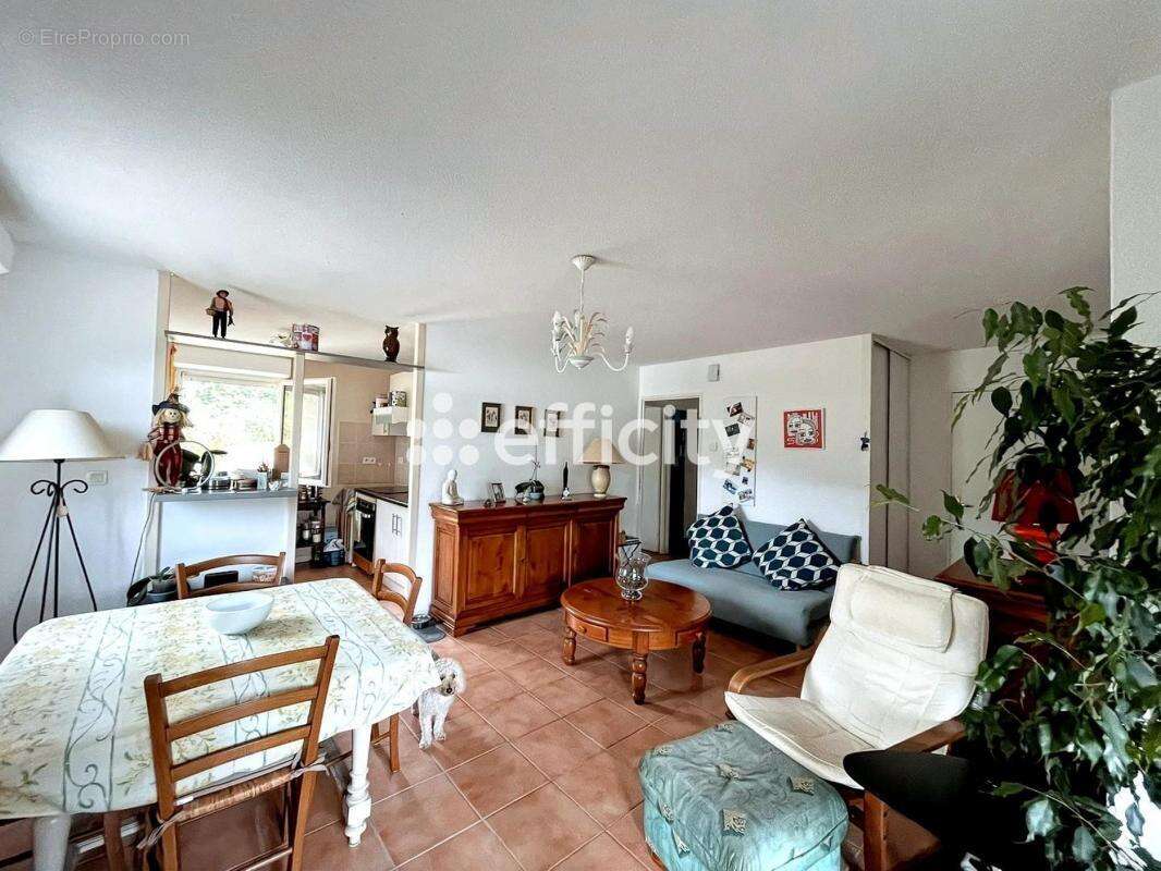 Appartement à PORT-SAINTE-FOY-ET-PONCHAPT