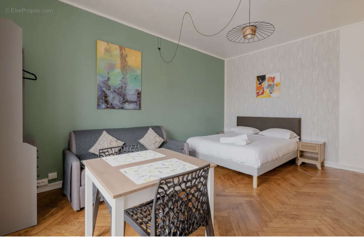 Appartement à MARSEILLE-2E