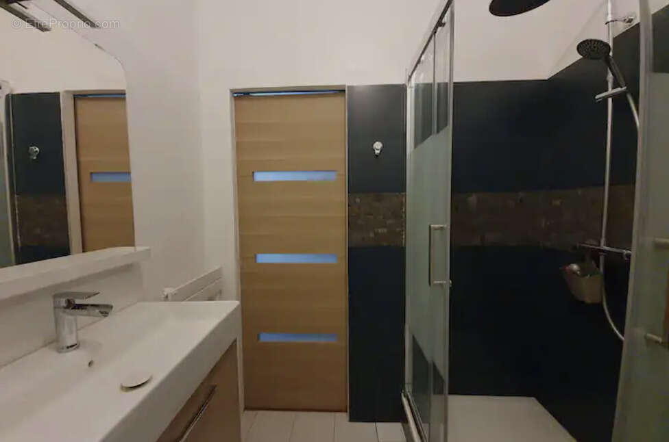 Appartement à MARSEILLE-2E