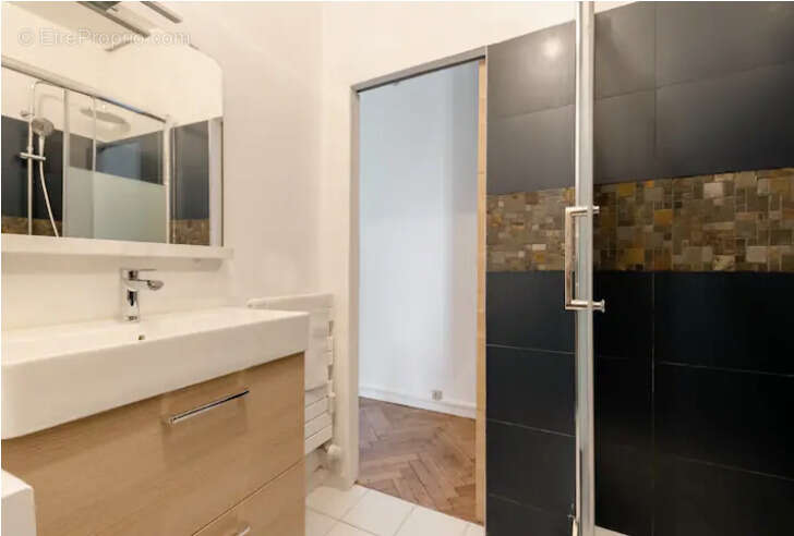 Appartement à MARSEILLE-2E