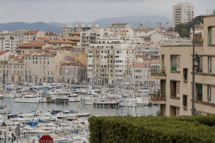 Appartement à MARSEILLE-2E