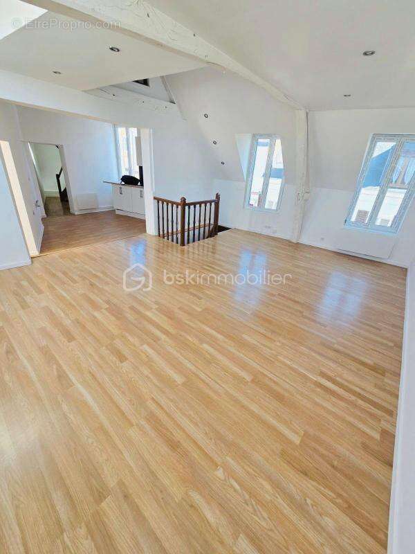 Appartement à MARLE