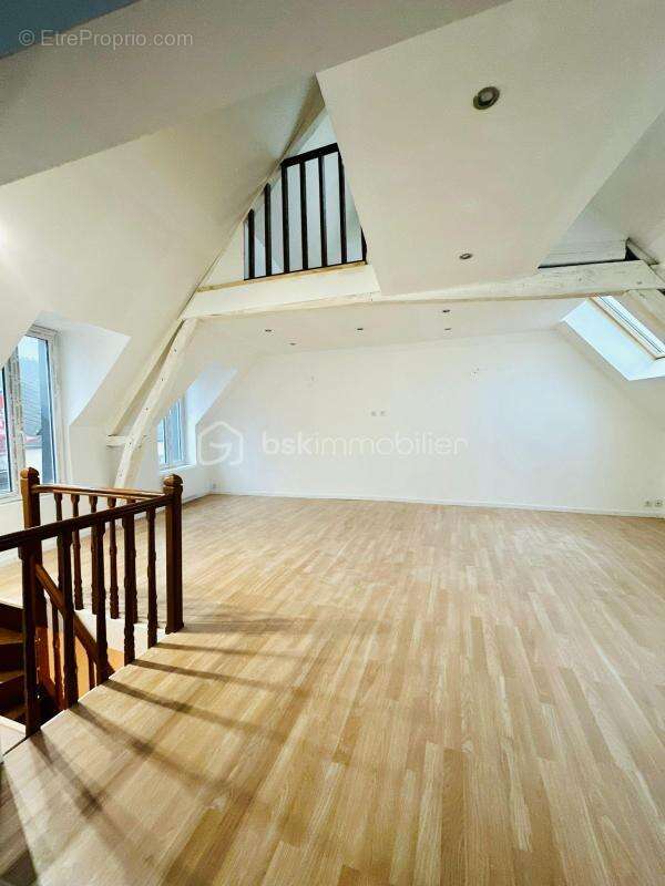 Appartement à MARLE