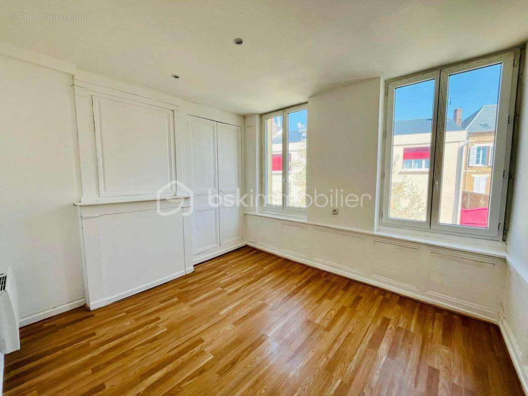 Appartement à MARLE