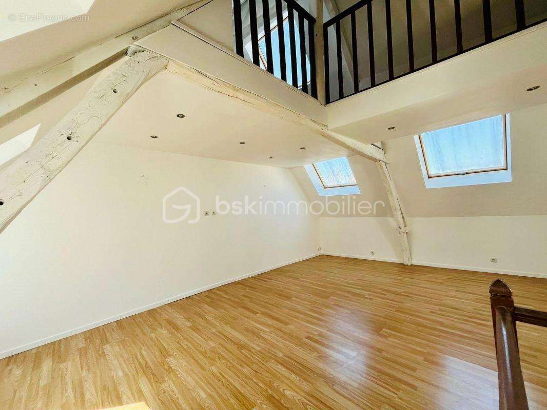 Appartement à MARLE