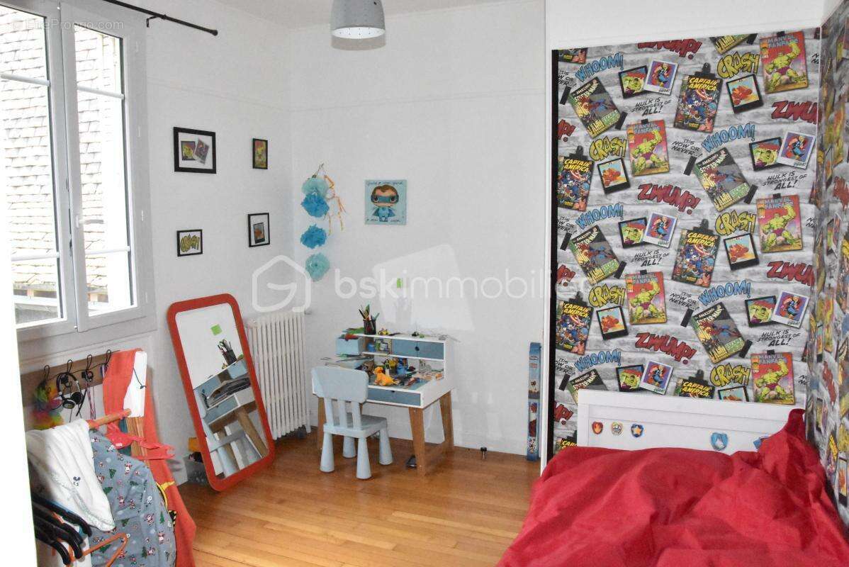 Maison à VENEUX-LES-SABLONS