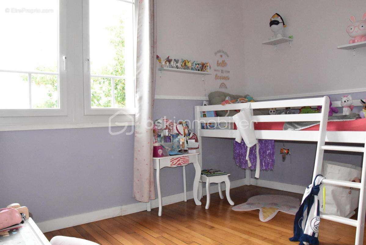 Maison à VENEUX-LES-SABLONS