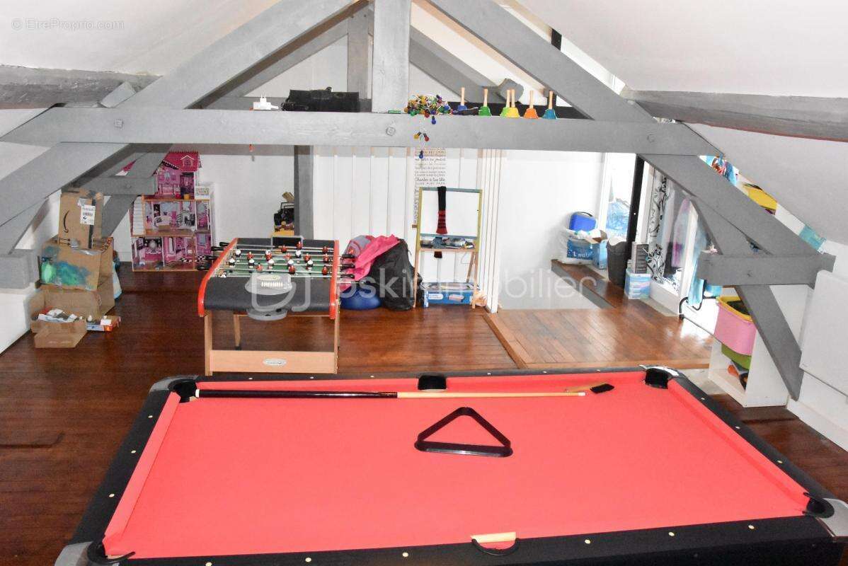 Maison à VENEUX-LES-SABLONS