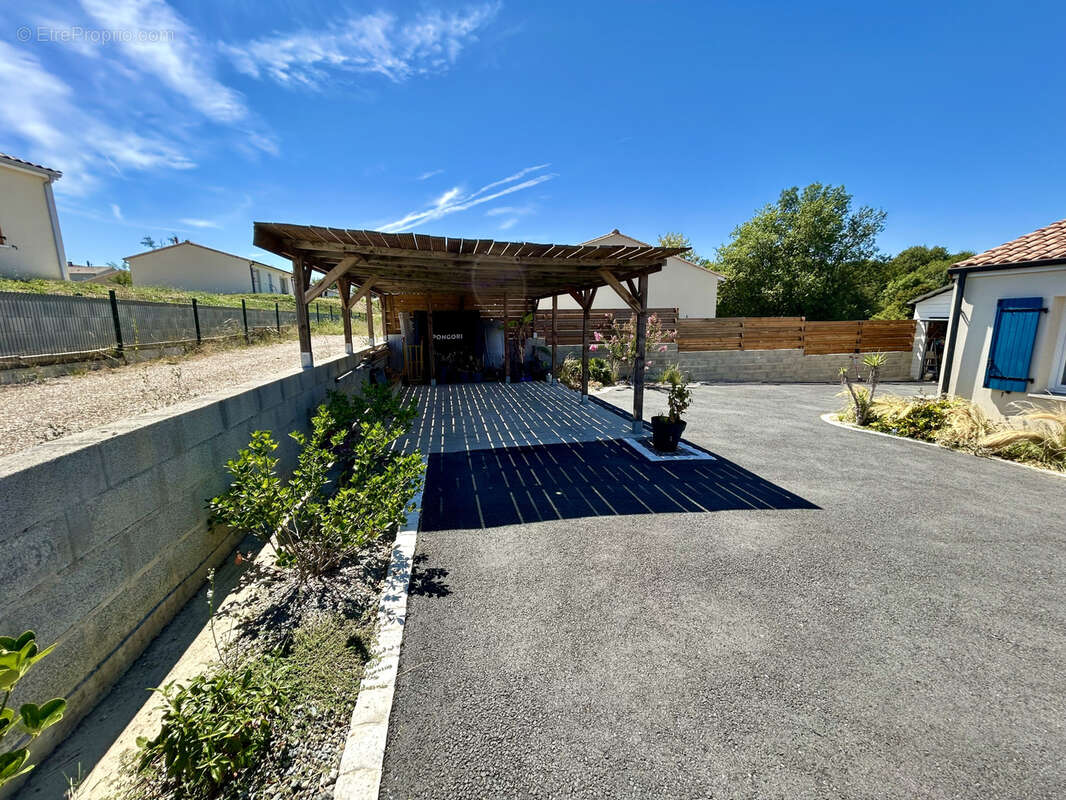 Maison à SAINT-MARTIN-DE-LAYE