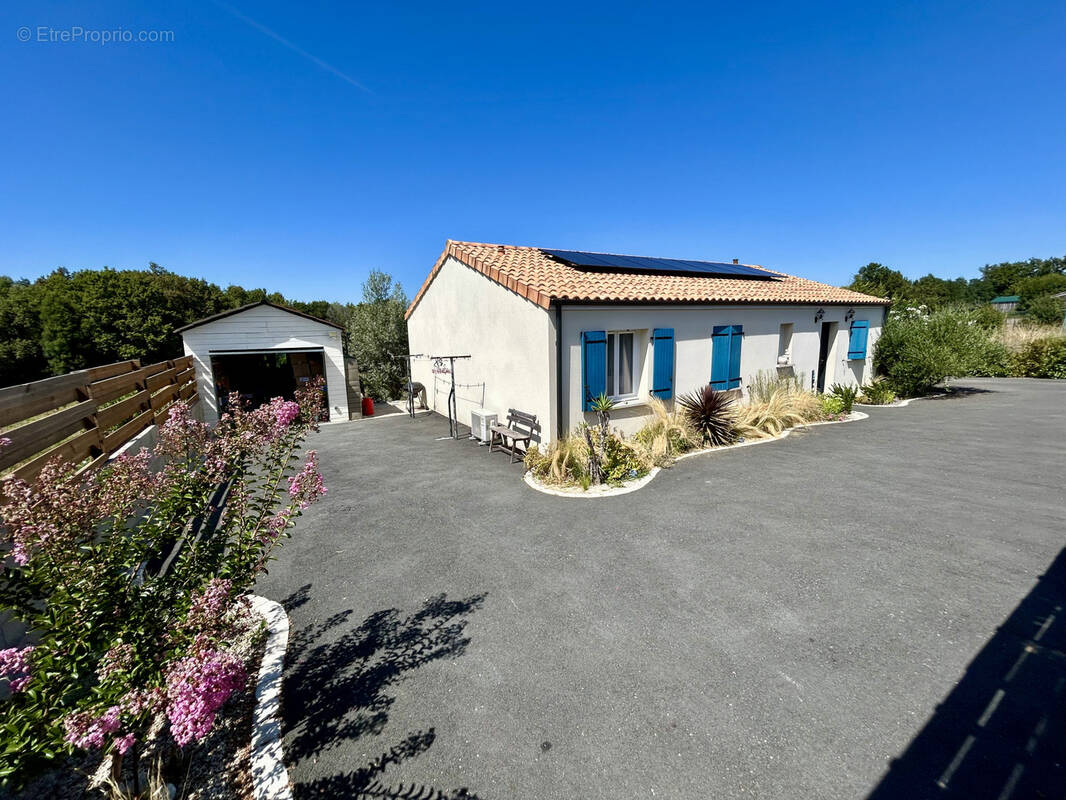 Maison à SAINT-MARTIN-DE-LAYE