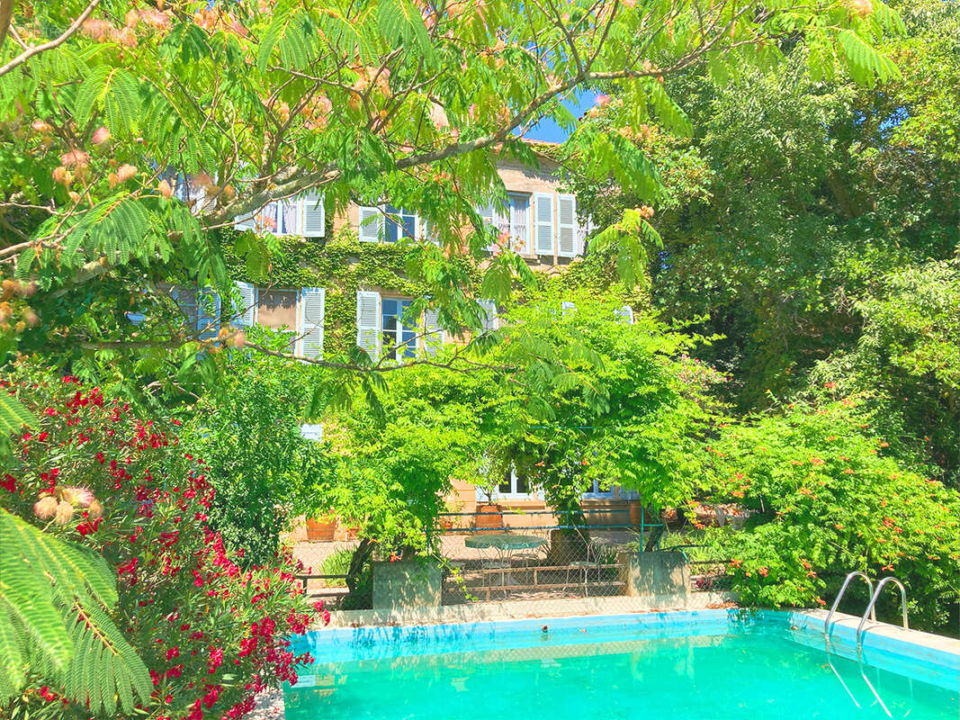 Maison à MONTELIMAR