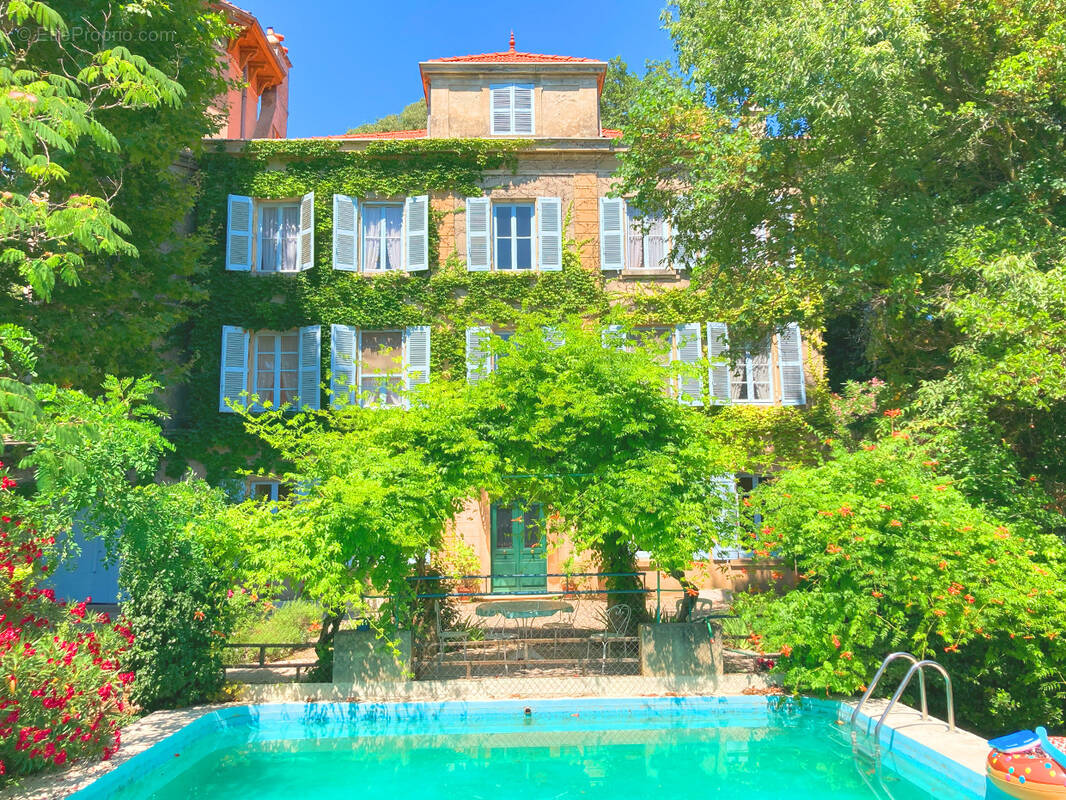 Maison à MONTELIMAR