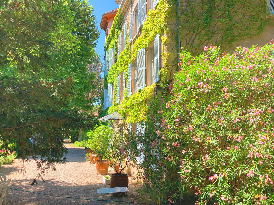 Maison à MONTELIMAR