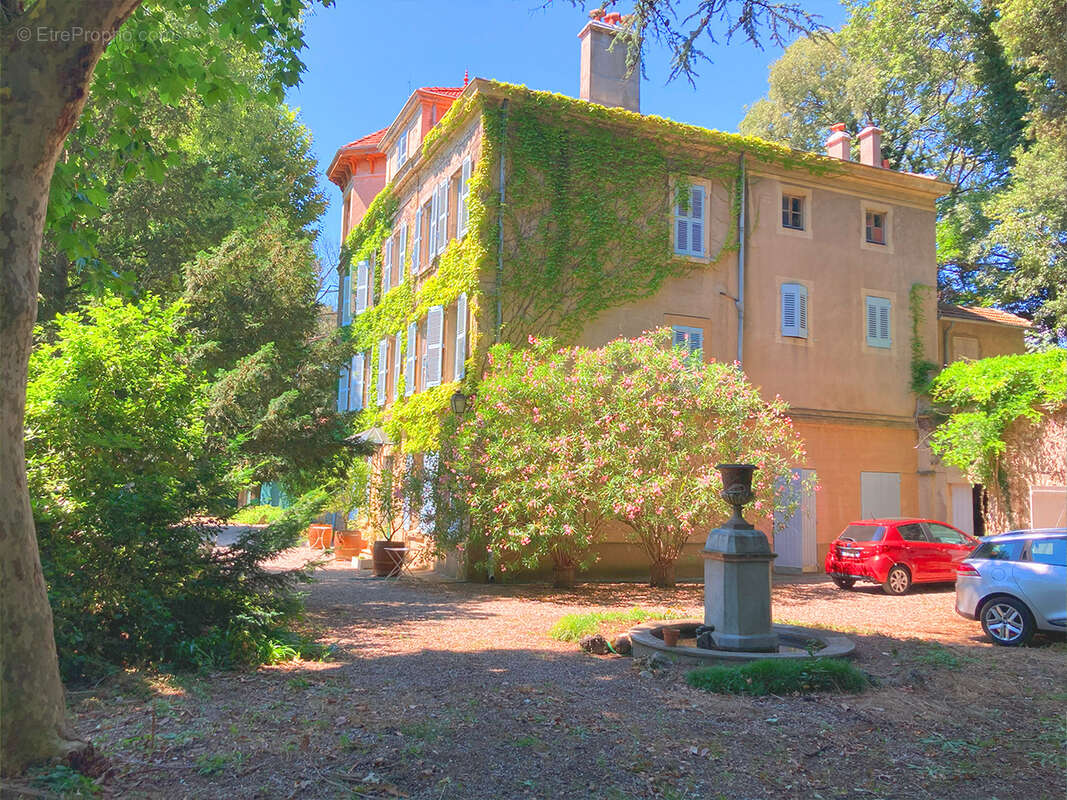 Maison à MONTELIMAR