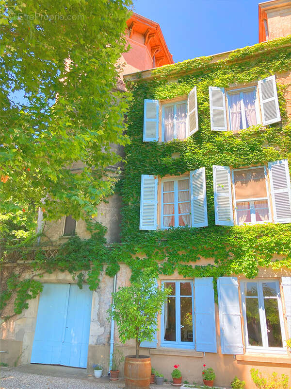 Maison à MONTELIMAR