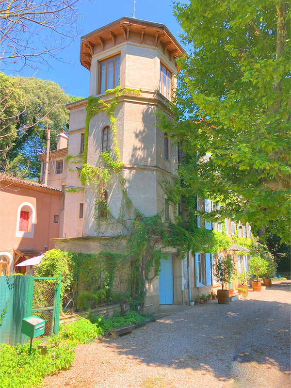 Maison à MONTELIMAR
