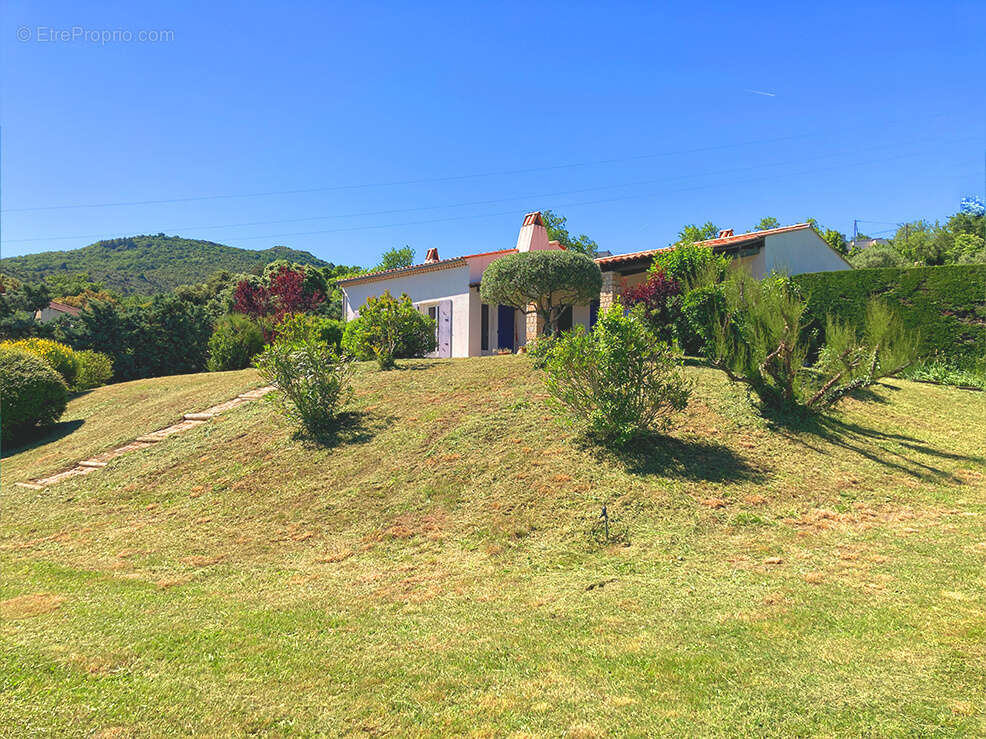 Maison à ROCHEMAURE