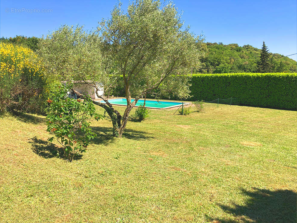 Maison à ROCHEMAURE