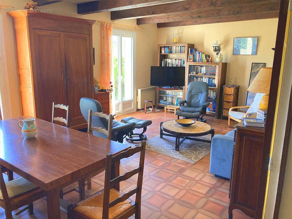 Maison à ROCHEMAURE