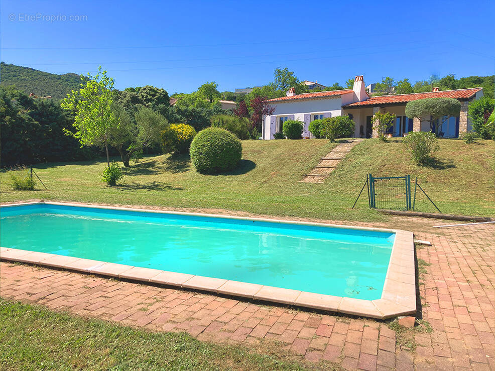 Maison à ROCHEMAURE