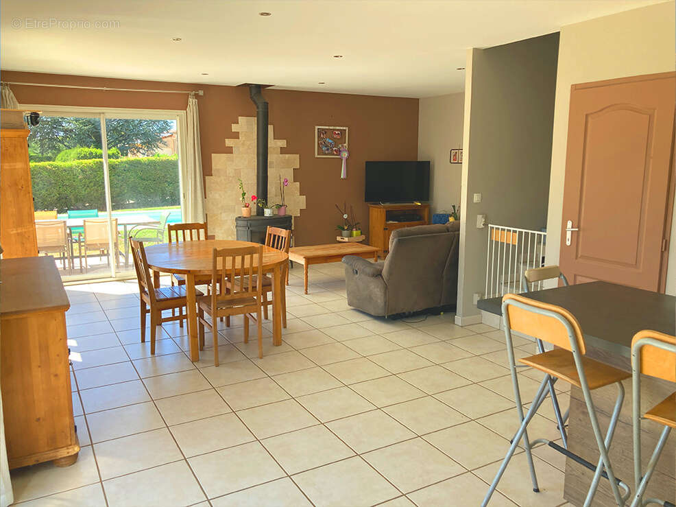 Maison à LA BEGUDE-DE-MAZENC