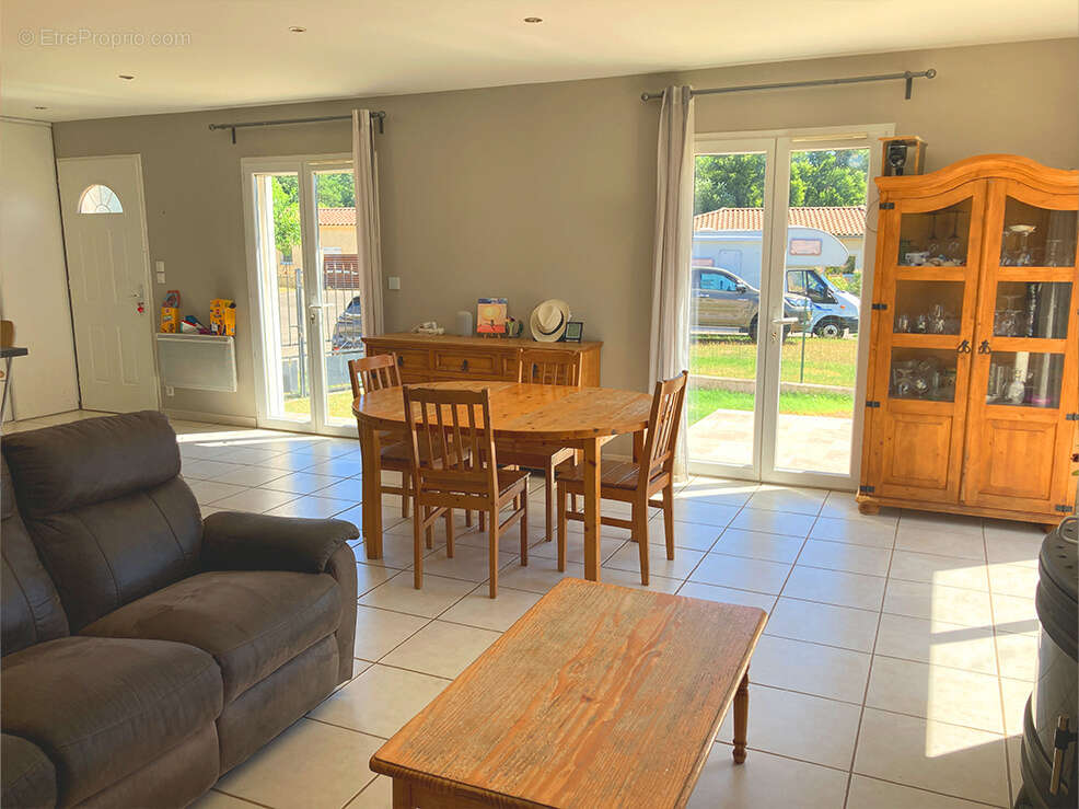 Maison à LA BEGUDE-DE-MAZENC